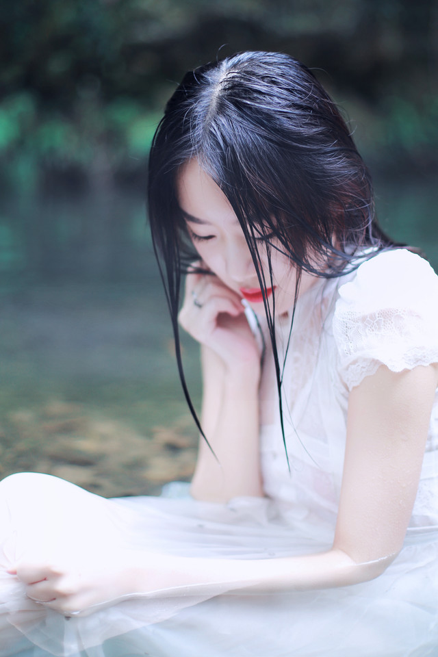 葡下茉绽